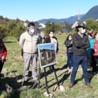tehuelche noticias: Comit&eacute;s de Puerto Ays&eacute;n instalan monolito en terreno donde se emplazar&aacute;n sus futuras viviendas