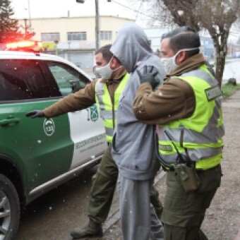 tehuelche noticias: Detienen en sector by pass a sujeto por su presunta participaci&oacute;n en femicidio de una joven en Coyhaique
