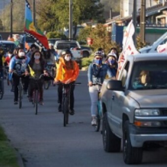tehuelche noticias: Masiva caravana en cierre de campa&ntilde;a del comando Puerto Ays&eacute;n Aprueba