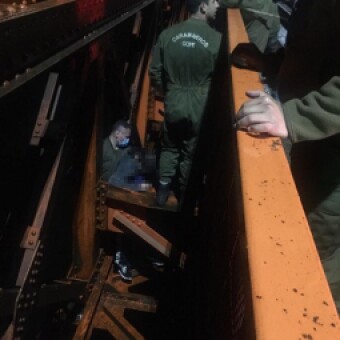 tehuelche noticias: Carabineros del GOPE rescat&oacute; a persona con intensiones suicidas desde el puente Presidente Ib&aacute;&ntilde;ez en Puerto Ays&eacute;n