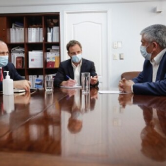 tehuelche noticias: Senador Sandoval:  &ldquo;Queremos que la salud llegue a las personas, con humanidad y con calidad&rdquo;
