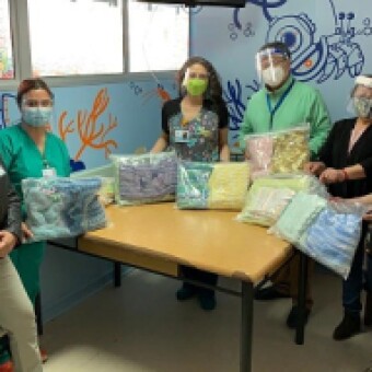 tehuelche noticias: Taller de Tejido &ldquo;Punto a Punto&rdquo; realiz&oacute; donaci&oacute;n de chales a la  Unidad de Cuidados Intensivos Neonatales del Hospital Regional Coyhaique
