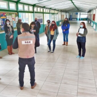 tehuelche noticias: Proyecto permiti&oacute; cambio en sistema de calefacci&oacute;n y mejorar entorno en escuela de Guadal