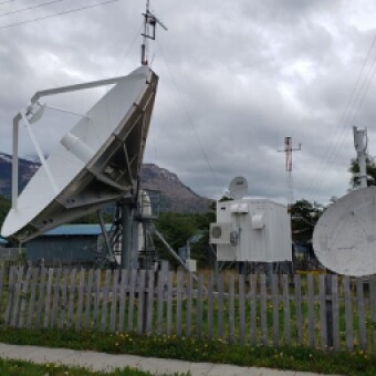 tehuelche noticias: Trabajo conjunto del municipio y la empresa privada permiti&oacute; mejorar conectividad digital en la comuna