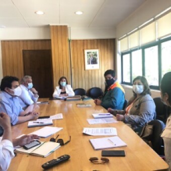 tehuelche noticias: Gobierno, Municipio y dirigentes se re&uacute;nen para coordinar reapertura de ferias libres en Coyhaique
