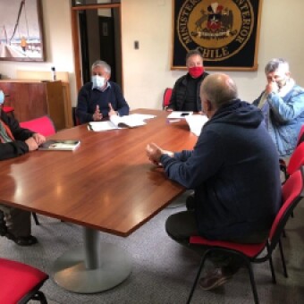 tehuelche noticias: Salud, vivienda y desarrollo pesquero artesanal fueron los temas abordados por senador David Sandoval en reuniones con distintos dirigentes en Puerto Ays&eacute;n