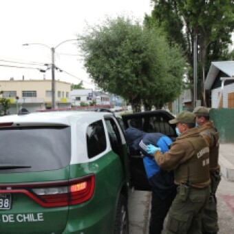 tehuelche noticias: Detienen a sujeto por robo con violencia en tienda comercial en Coyhaique