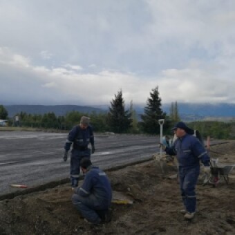 tehuelche noticias: MOP CONSTRUYE PLATAFORMA DE ESTACIONAMIENTO DE HELIC&Oacute;PTEROS EN AER&Oacute;DROMO DE COCHRANE