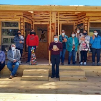 tehuelche noticias: Municipalidad entreg&oacute; m&oacute;dulos de venta a &ldquo;Ceramistas de la Patagonia&rdquo; y &ldquo;Artelanas&rdquo;