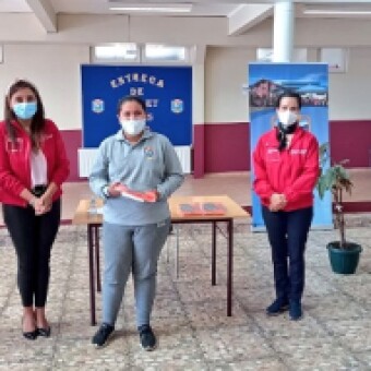 tehuelche noticias: Gracias a programa de Educaci&oacute;n Financiera 84 estudiantes de Chile Chico reciben tablets