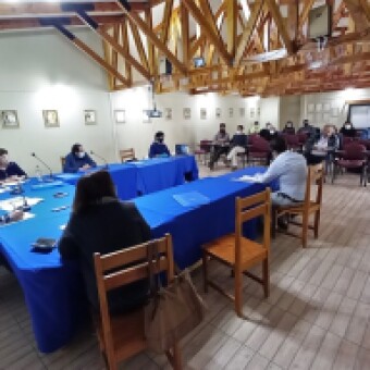 tehuelche noticias: Alcalde, Concejo y dirigentes de Chile Chico solicitan a autoridades de Gobierno mejorar conectividad lacustre