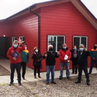 tehuelche noticias: MUNICIPALIDAD DE COYHAIQUE Y SUBDERE ENTREGAN SEDE EN COMODATO A AGRUPACI&Oacute;N DE ADULTOS MAYORES