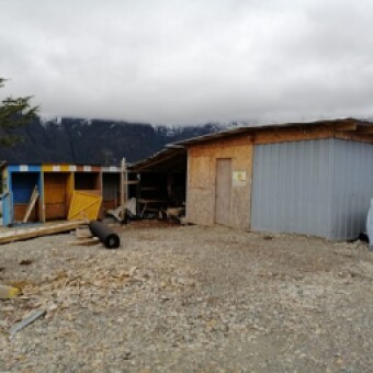 tehuelche noticias: Pobladora de Tortel recupera predio que fue arrendado ilegalmente a la empresa ICAFAL por parte de Bienes Nacionales