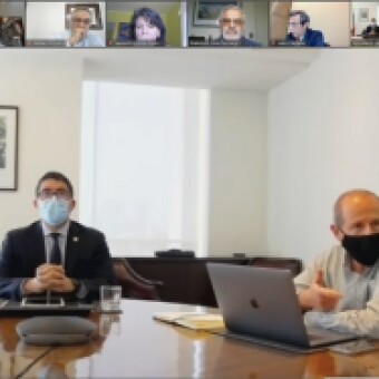 tehuelche noticias: Gino Casassa critica debate legislativo de Ley de Protecci&oacute;n de Glaciares en nuevo intento por dilatar su votaci&oacute;n