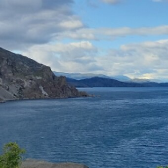 tehuelche noticias: Contin&uacute;a b&uacute;squeda de joven extraviado en Lago General Carrera mientras practicaba kayak
