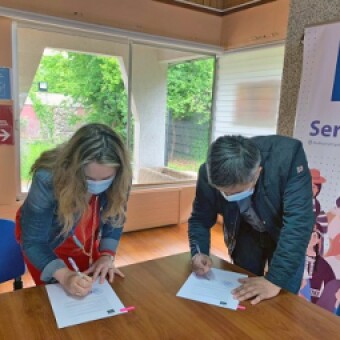 tehuelche noticias: SernamEG y Municipalidad de R&iacute;o Ib&aacute;&ntilde;ez firman convenio para organizar Feria Emprendedoras Ind&iacute;genas