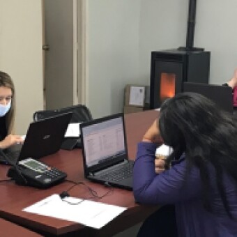 tehuelche noticias: MUNICIPALIDAD DE COYHAIQUE HABILITA L&Iacute;NEAS TELEF&Oacute;NICAS PARA SOLICITAR TARJETAS SOLIDARIAS