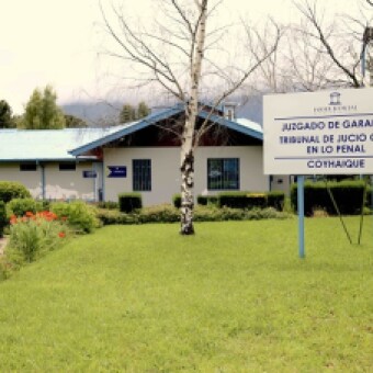 tehuelche noticias: CASO FAM: JUZGADO DE GARANT&Iacute;A DE COYHAIQUE ANULA RESOLUCI&Oacute;N Y FIJA AUDIENCIA PARA RESOLVER COMPETENCIA