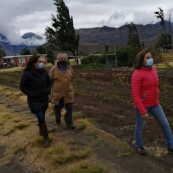 tehuelche noticias: Empresa Icafal desocupar&aacute; terreno de vecina de Caleta Tortel