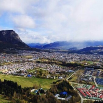 tehuelche noticias: Ins&oacute;lito: Ocho personas fueron detenidas en prost&iacute;bulo de la ciudad de Coyhaique en toque de queda