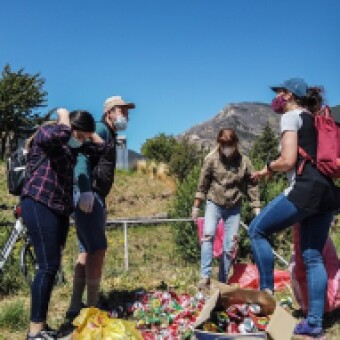 tehuelche noticias: Con limpieza de arroyo, Seremi del Medio Ambiente y Brigada INJUV conmemoran d&iacute;a de los Humedales