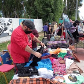 tehuelche noticias: Con &eacute;xito de ventas: en el &ldquo;paseo del sol&rdquo; se realiz&oacute; la Primera Feria Libre de Chile Chico