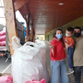 tehuelche noticias: M&aacute;s de una tonelada de productos para reciclaje reuni&oacute; actividad organizada por la Municipalidad de Chile Chico