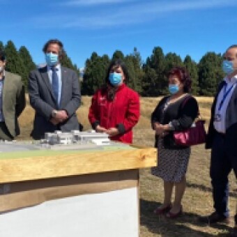tehuelche noticias: Subsecretario de Redes Asistenciales visit&oacute; terreno donde se construir&aacute; nuevo CESFAM de Coyhaique