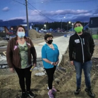 tehuelche noticias: Vecinos de Villa Ays&eacute;n manifiestan su preocupaci&oacute;n por posible da&ntilde;o a las viviendas por trabajos de compactaci&oacute;n din&aacute;mica en terreno aleda&ntilde;o