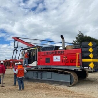 tehuelche noticias: Lleg&oacute; Maquinaria para realizar Compactaci&oacute;n Din&aacute;mica del terreno donde se construir&aacute;n m&aacute;s de 300 viviendas para familias de Puerto Ays&eacute;n