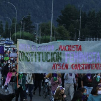 tehuelche noticias: Mujeres de la Comuna de Ays&eacute;n Conmemoraron el 8M: &ldquo;Aqu&iacute; y ahora a las mujeres nos toca resistir y liderar&rdquo;