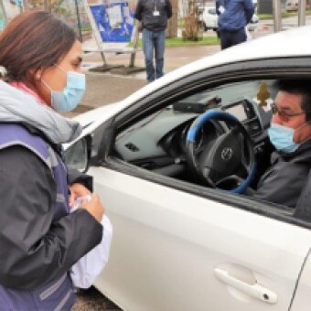 tehuelche noticias: Entregan fundas a locomoci&oacute;n colectiva con mensajes preventivos sobre el COVID 19