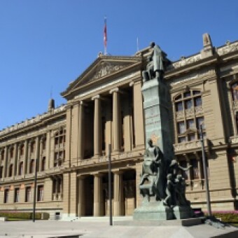 tehuelche noticias: CORTE SUPREMA ORDENA AL FISCO PAGAR INDEMNIZACI&Oacute;N A FAMILIA DE FUNCIONARIO DE LA DGA FALLECIDO EN R&Iacute;O HUEMULES
