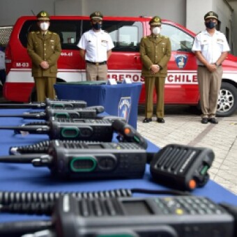 tehuelche noticias: Carabineros facilitar&aacute; telecomunicaci&oacute;n a m&aacute;s de 1.200 compa&ntilde;&iacute;as de Bomberos en el pa&iacute;s