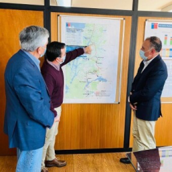 tehuelche noticias: Senador Sandoval se reuni&oacute; con seremi del MOP y Alcalde de Cochrane