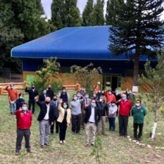 tehuelche noticias: Ministro Ra&uacute;l Figueroa  visita Ays&eacute;n y destaca compromiso de la regi&oacute;n con la educaci&oacute;n de los ni&ntilde;os, ni&ntilde;as y j&oacute;venes: 75% de los establecimientos est&aacute;n con clases presenciales
