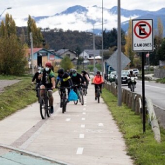 tehuelche noticias: Vu&eacute;lvete Circular: Con &eacute;xito se realiz&oacute; cicletada que promovi&oacute; el reciclaje en Coyhaique